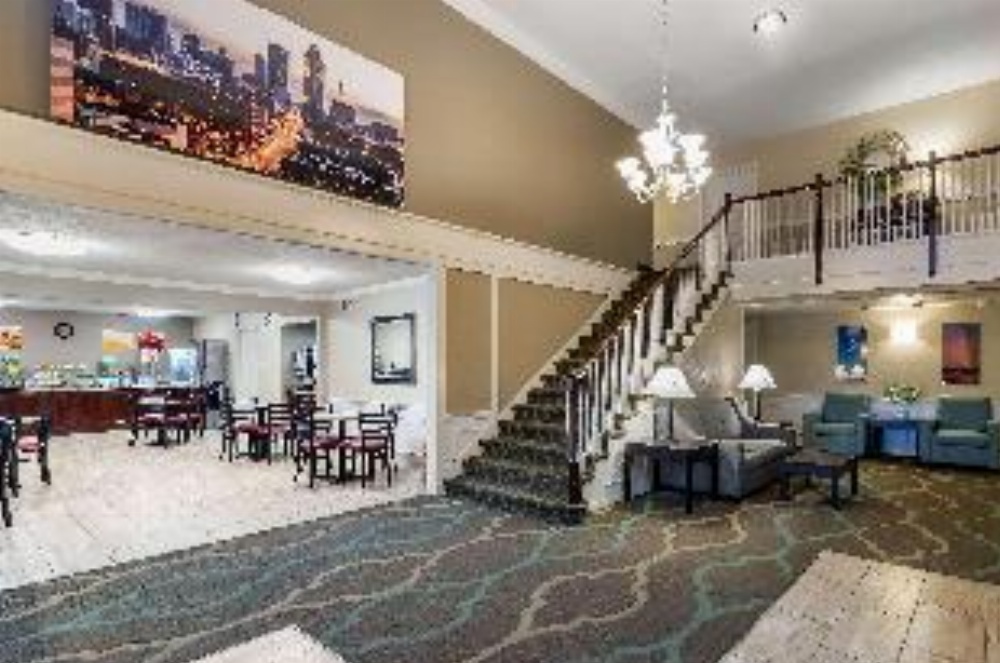 Quality Inn & Suites Des Moines - Merle Hay Road Image 10