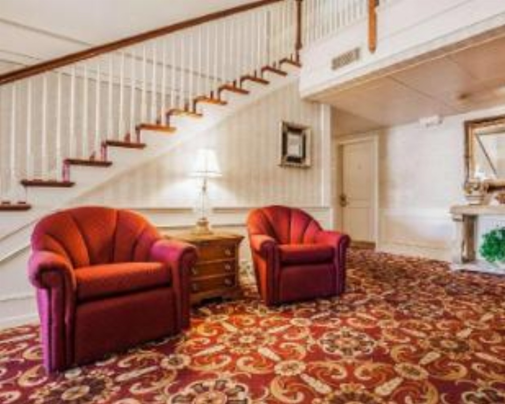 Quality Inn & Suites Des Moines - Merle Hay Road Image 13