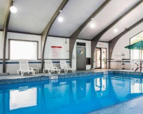 Quality Inn & Suites Des Moines - Merle Hay Road image 15