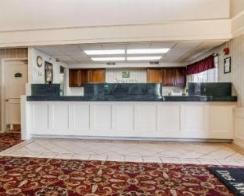Quality Inn & Suites Des Moines - Merle Hay Road image 16