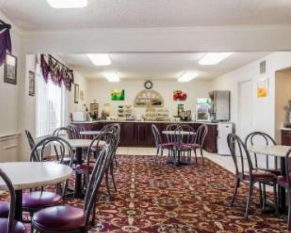 Quality Inn & Suites Des Moines - Merle Hay Road Image 19