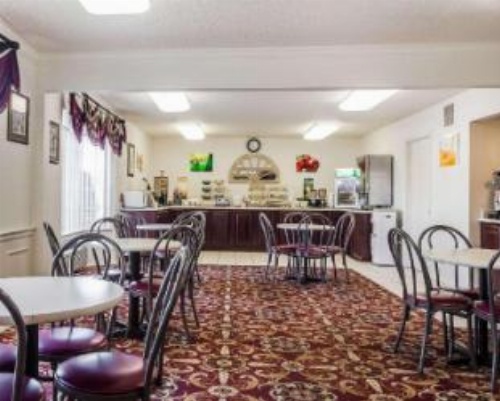 Quality Inn & Suites Des Moines - Merle Hay Road image 19