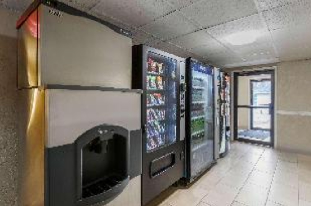 Quality Inn & Suites Des Moines - Merle Hay Road Main image