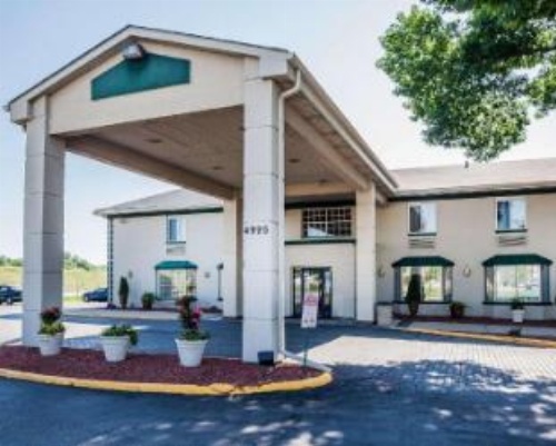Quality Inn & Suites Des Moines - Merle Hay Road image 22