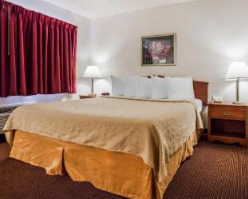 Quality Inn & Suites Des Moines - Merle Hay Road image 23