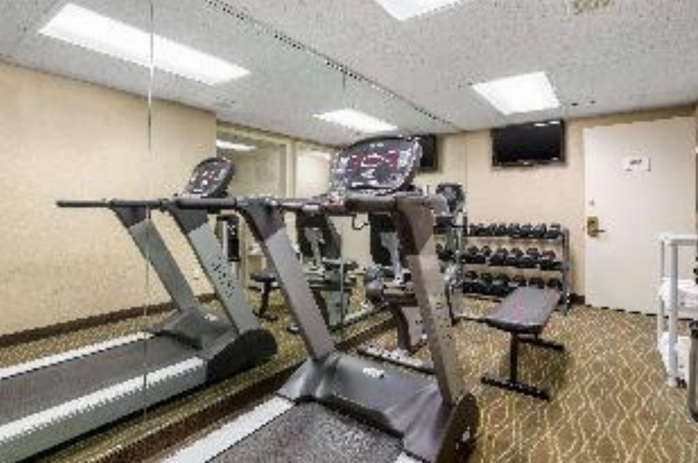 Quality Inn & Suites Des Moines - Merle Hay Road Image 6