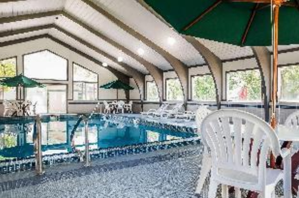 Queen Room with Two Queen Beds - Smoking