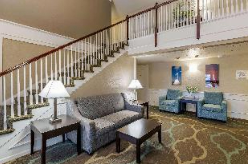 Quality Inn & Suites Des Moines - Merle Hay Road