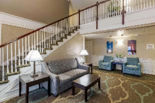 Quality Inn & Suites Des Moines - Merle Hay Road image 9